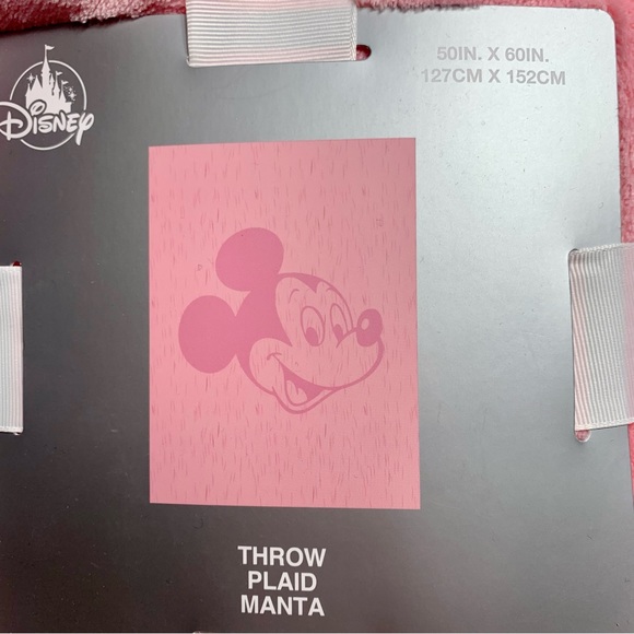 NWT. Disney pink soft Mickey Mouse large throw blanket. 100% polyester - Picture 8 of 8